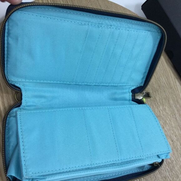 Travelon RDIF Blocking Travel Wallet Zip Clutch Multi Pocket Wristlet Blue NWT - Picture 5 of 7